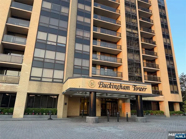 $4,300 | 800 Palisade Avenue, Unit 1506, Fort Lee, NJ 07024