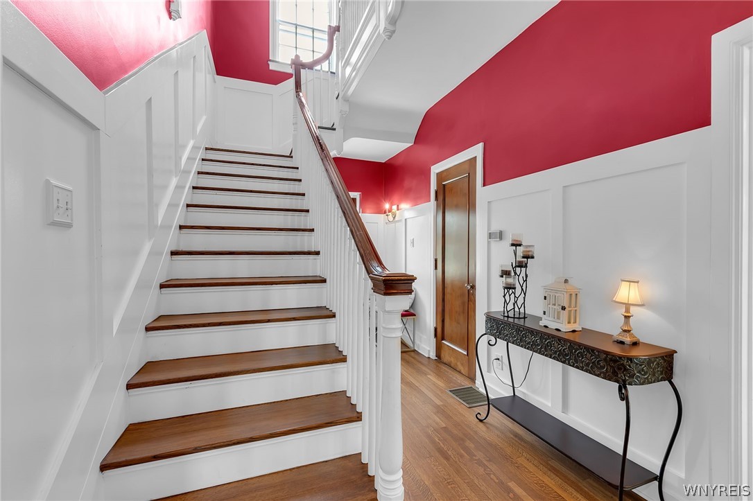 357 Lebrun Road Amherst, NY 14226 - Photo 21 of 50 Second level access.