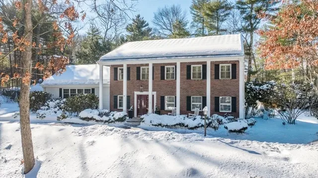$1,599,900 | 5 Old County Road, Hingham, MA 02043