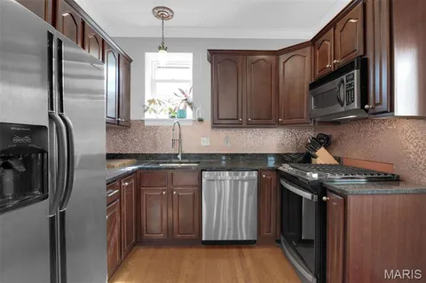 $299,900 | 378 North Taylor Avenue, Unit 3E, St. Louis, MO 63108