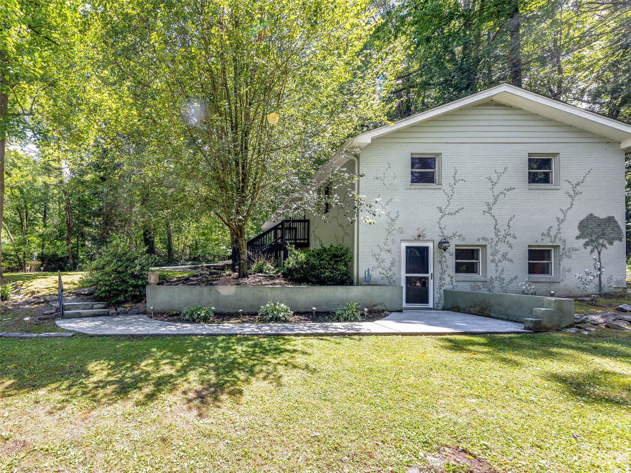 2417 Kanuga Road Hendersonville, NC 28739 - Photo 33 of 39 Gallery Image 33