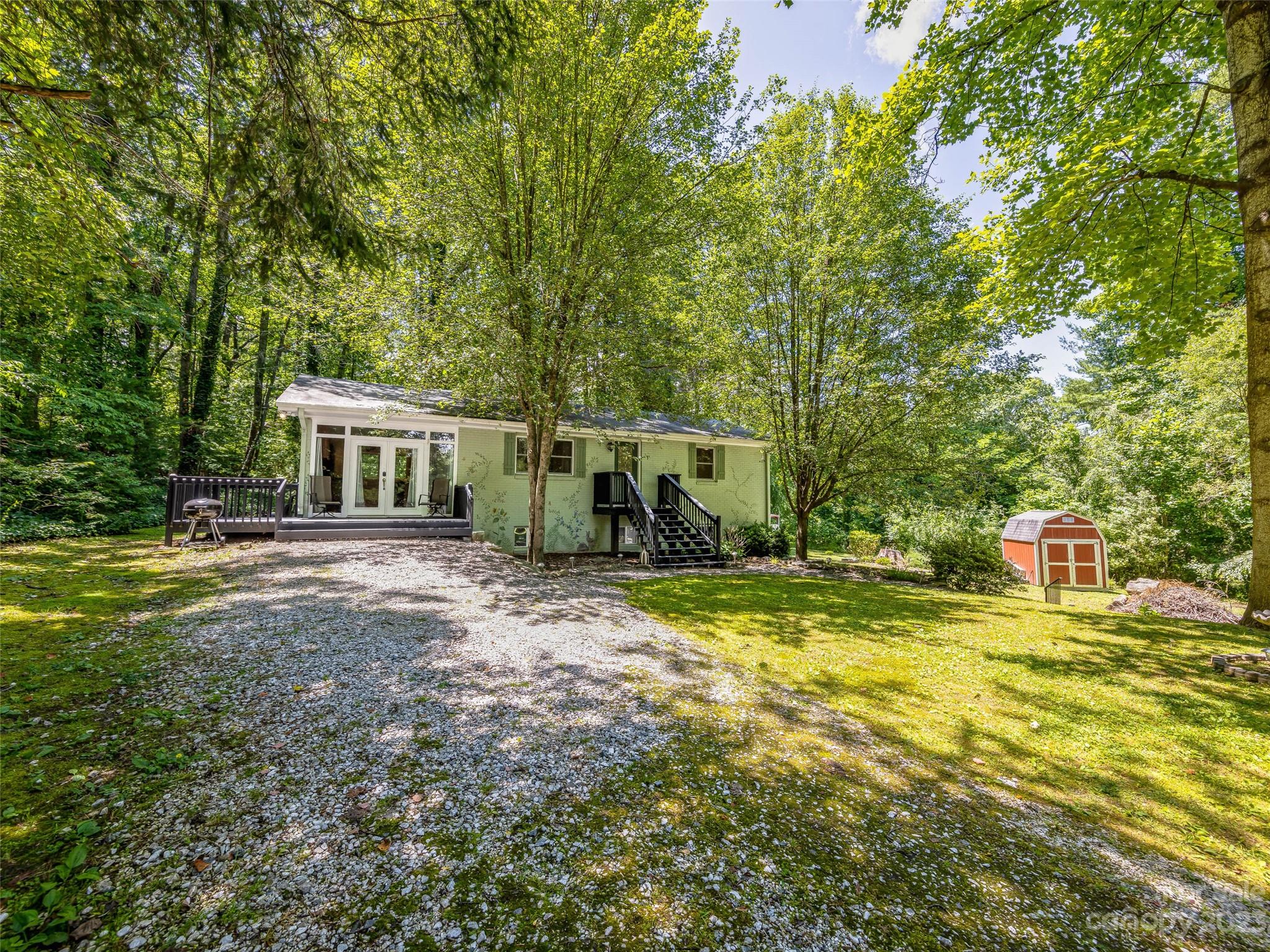 2417 Kanuga Road Hendersonville, NC 28739 - Photo 5 of 39 Gallery Image 5