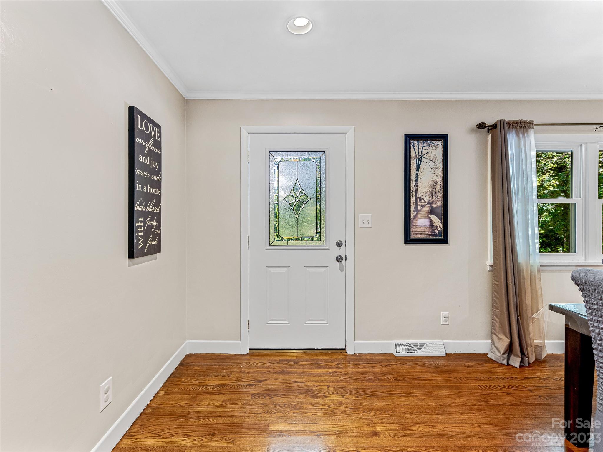 2417 Kanuga Road Hendersonville, NC 28739 - Photo 8 of 39 Gallery Image 8