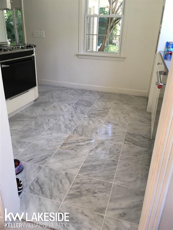 170 Moross Road Grosse Pointe, MI 48236 - Photo 8 of 30 31394030-7.JPG