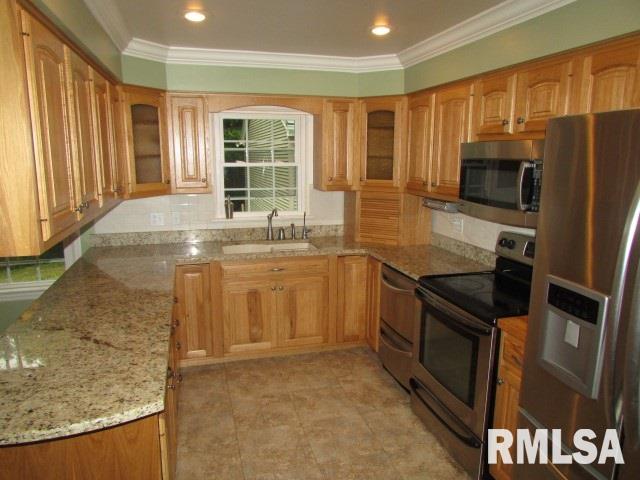 2355 Hollands Grove Road Washington, IL 61571 - Photo 8 of 36 Gallery Image 8