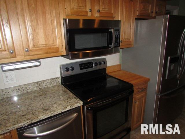 2355 Hollands Grove Road Washington, IL 61571 - Photo 9 of 36 Gallery Image 9