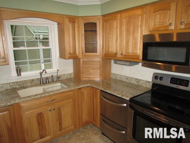 2355 Hollands Grove Road Washington, IL 61571 - Photo 10 of 36 Gallery Image 10