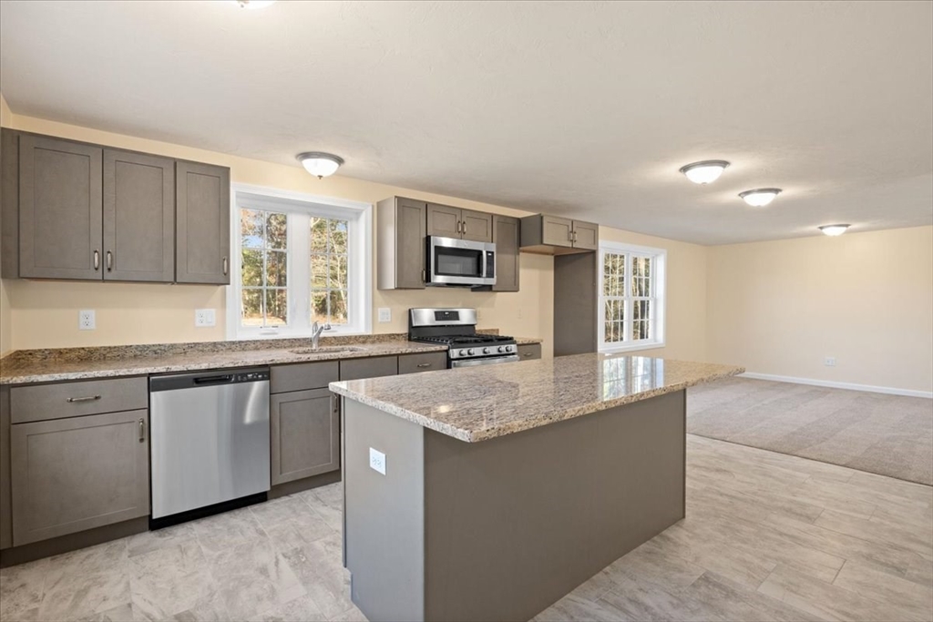 36 Tupper Hl Road, Unit 36 Plymouth, MA 02360 - Photo 7 of 34 Gallery Image 7
