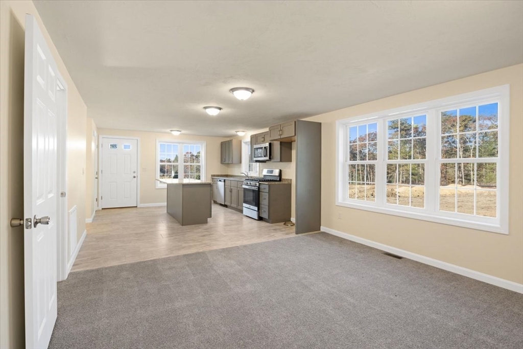 36 Tupper Hl Road, Unit 36 Plymouth, MA 02360 - Photo 9 of 34 Gallery Image 9
