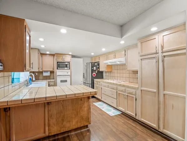 $479,500 | 5197 East Hamilton Avenue, Fresno, CA 93727