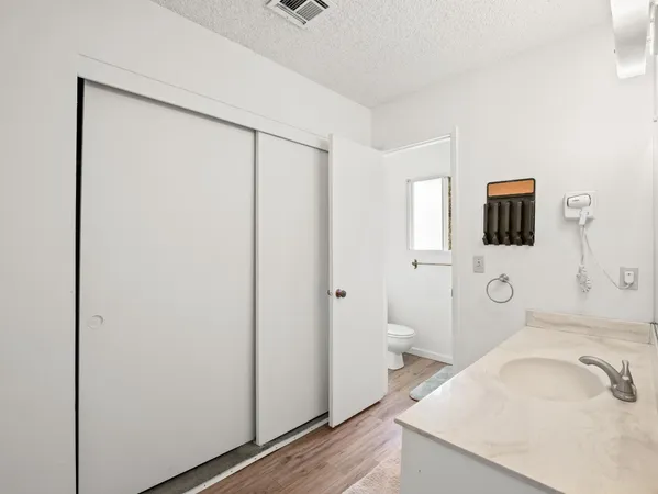 $479,500 | 5197 East Hamilton Avenue, Fresno, CA 93727