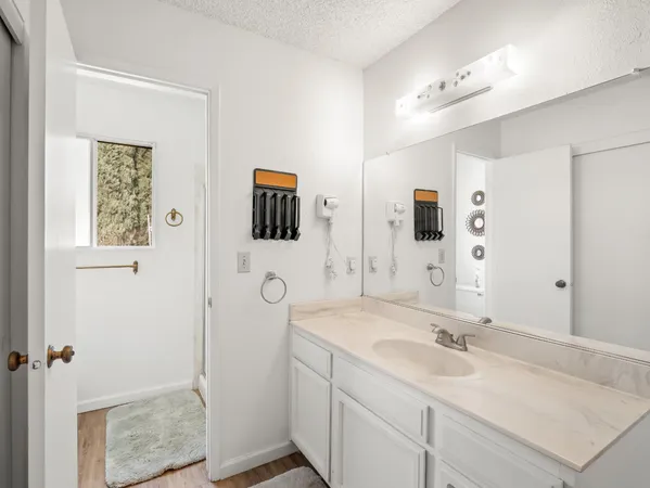 $479,500 | 5197 East Hamilton Avenue, Fresno, CA 93727