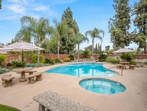 $479,500 | 5197 East Hamilton Avenue, Fresno, CA 93727