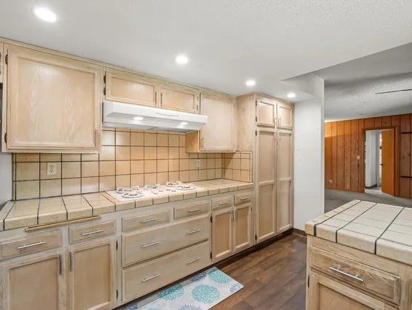 $479,500 | 5197 East Hamilton Avenue, Fresno, CA 93727