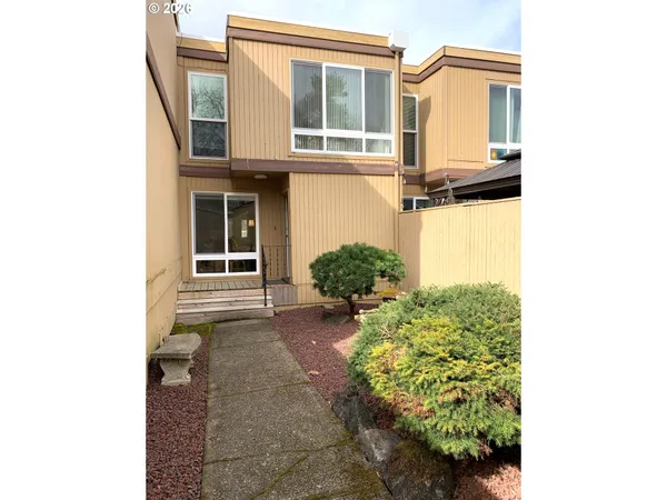 $299,000 | 1661 Northwest Lakeway Lane, Unit 312, Beaverton, OR 97006