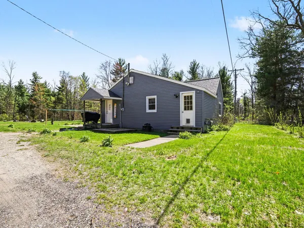 $250,000 | 8168 Holton Road, Holton, MI 49425