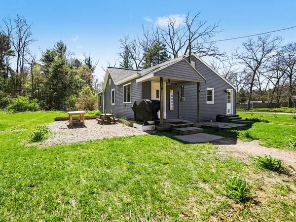 $250,000 | 8168 Holton Road, Holton, MI 49425