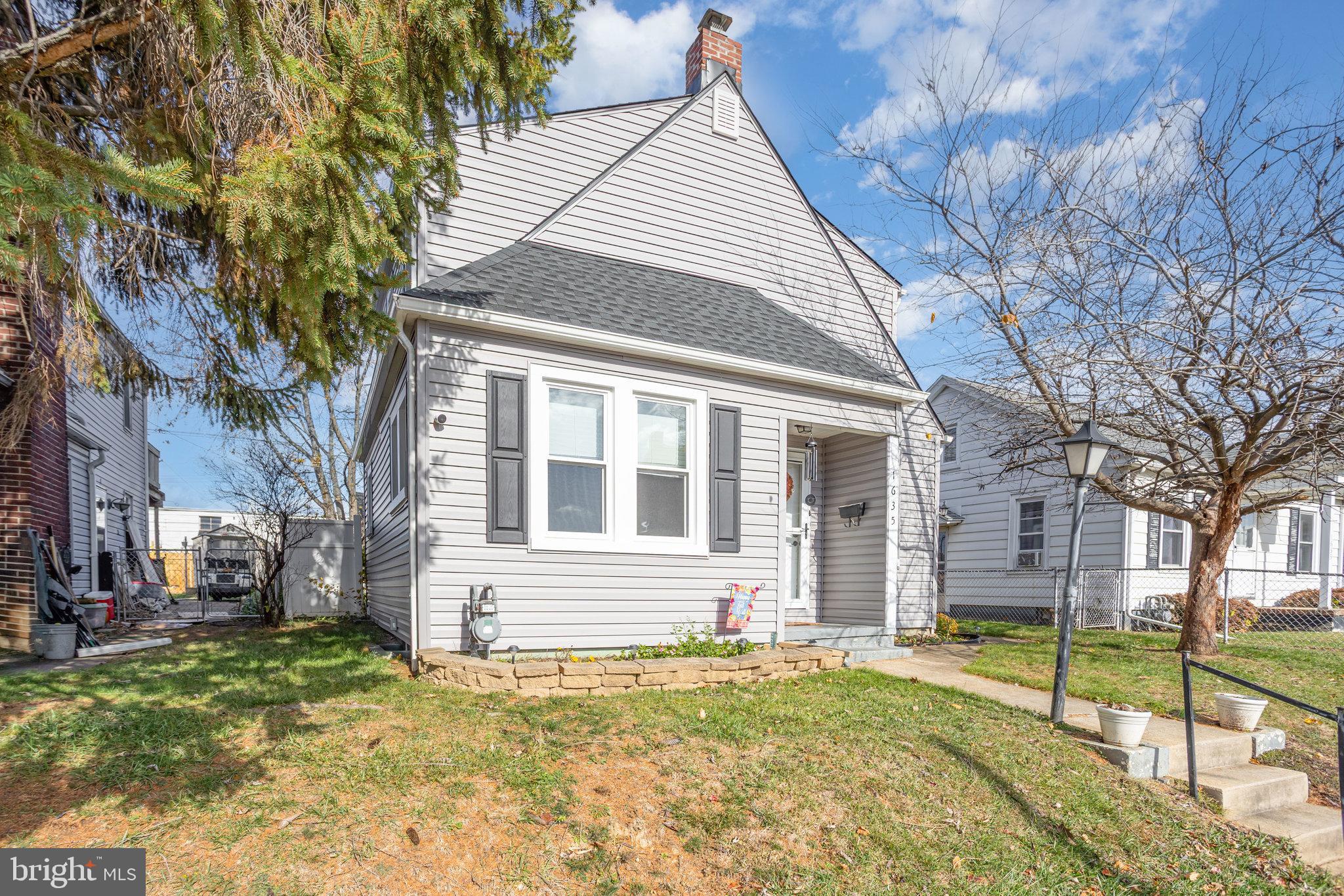 1635 Stanton Street York, PA 17404 - Photo 3 of 27