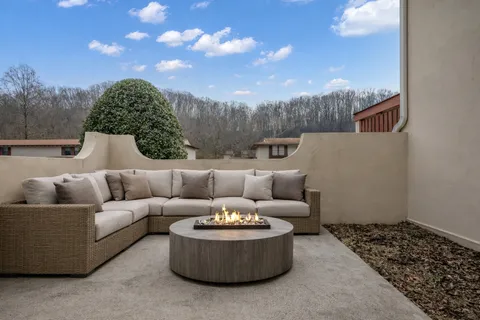 $289,900 | 214 Old Hickory Boulevard, Unit 170, Nashville, TN 37221