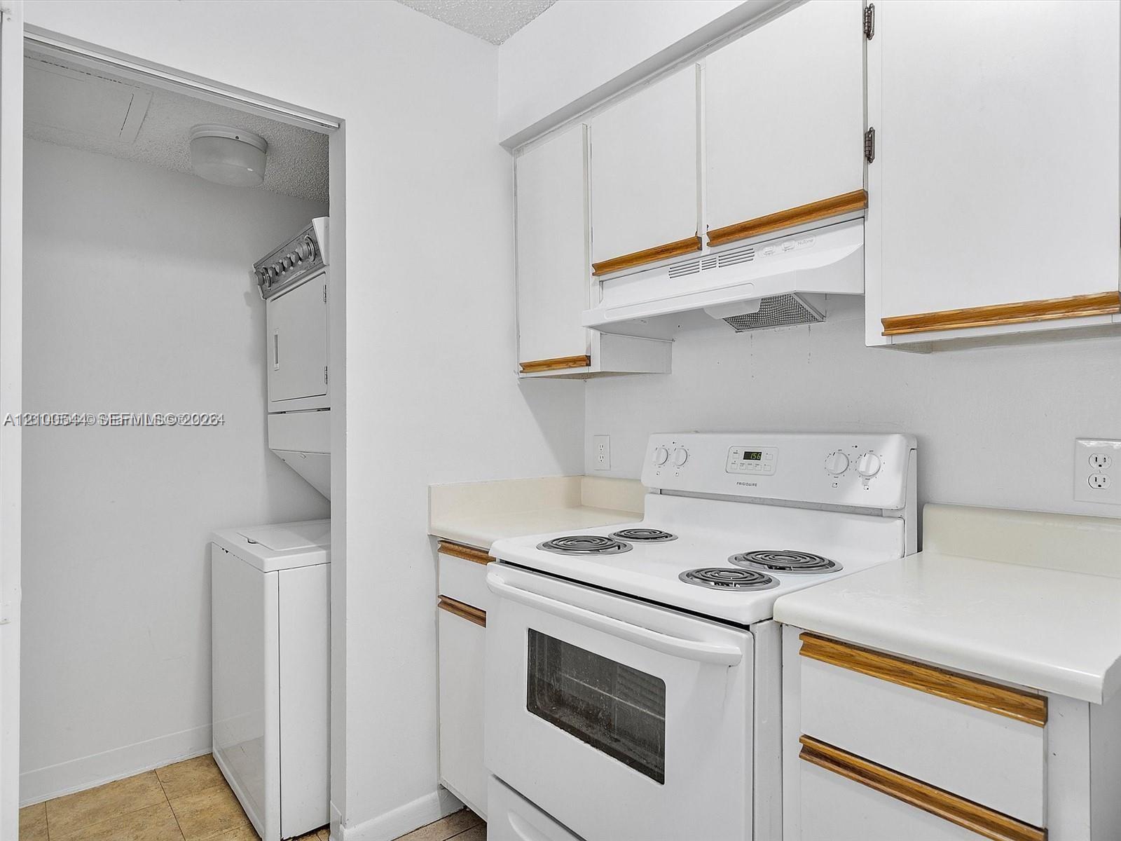 620 South Park Road Hollywood, FL 33021 - Photo 3 of 19 Gallery Image 3