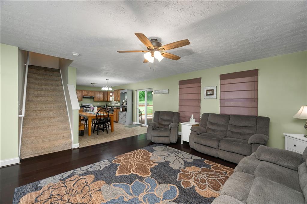 623 Mason Road Tarentum, PA 15084 - Photo 7 of 35