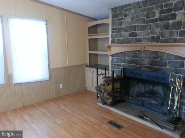 7415 Carver Road Gainesville, VA 20155 - Photo 4 of 15 Family Room