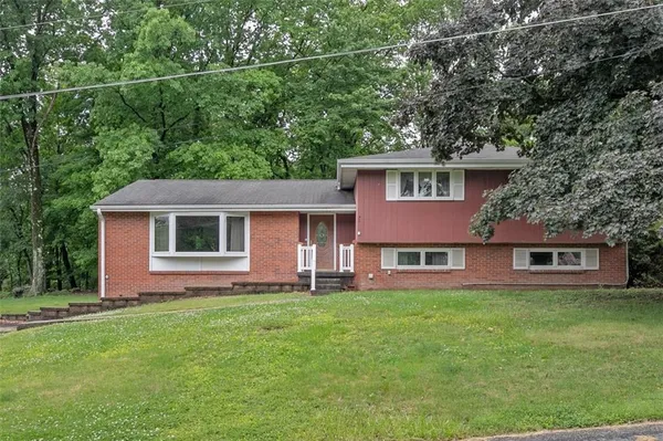 $389,900 | 3450 Woodland Drive, Murrysville, PA 15668