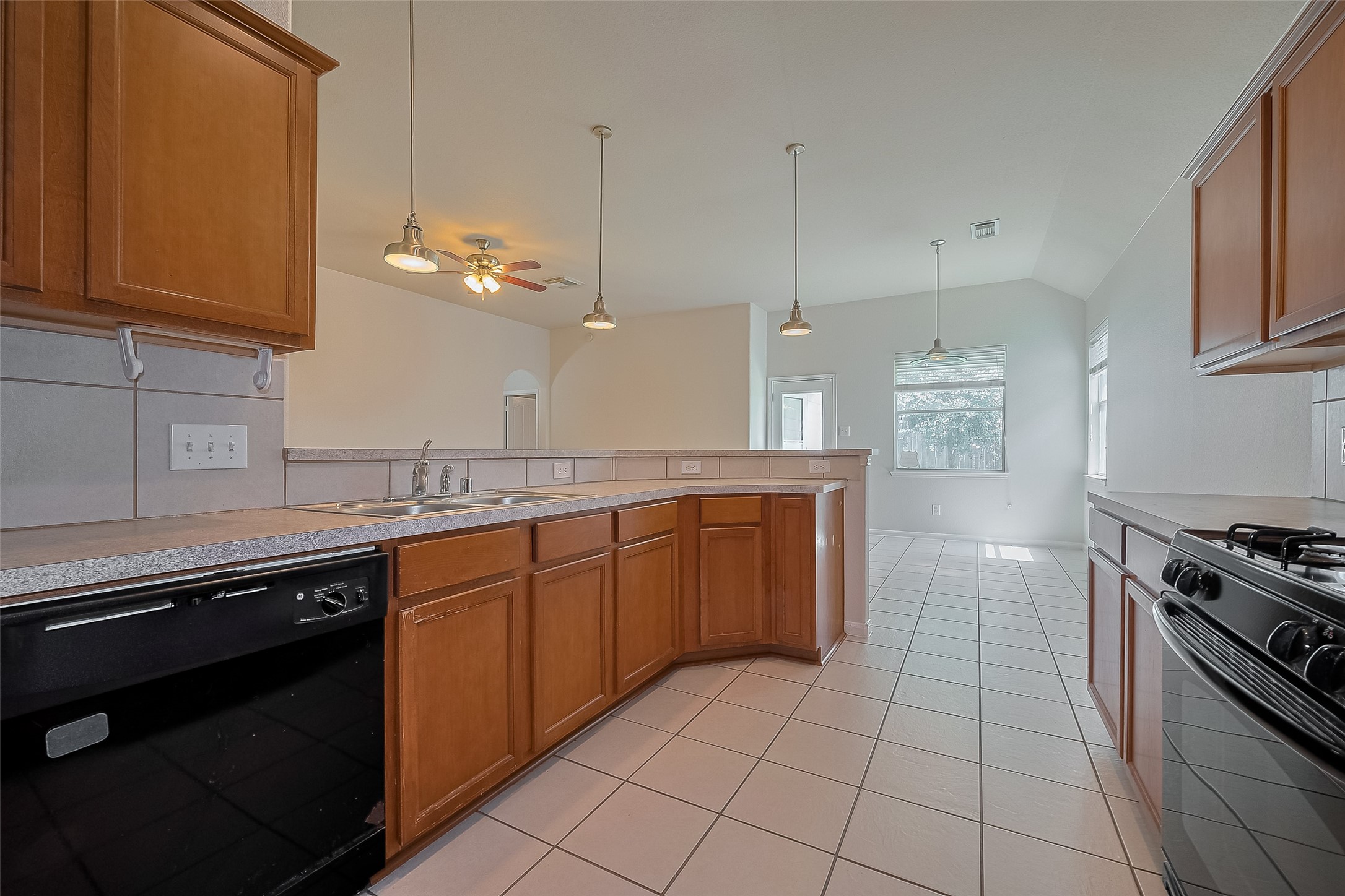 21406 Rioja Bluff Lane Katy, TX 77449 - Photo 11 of 41