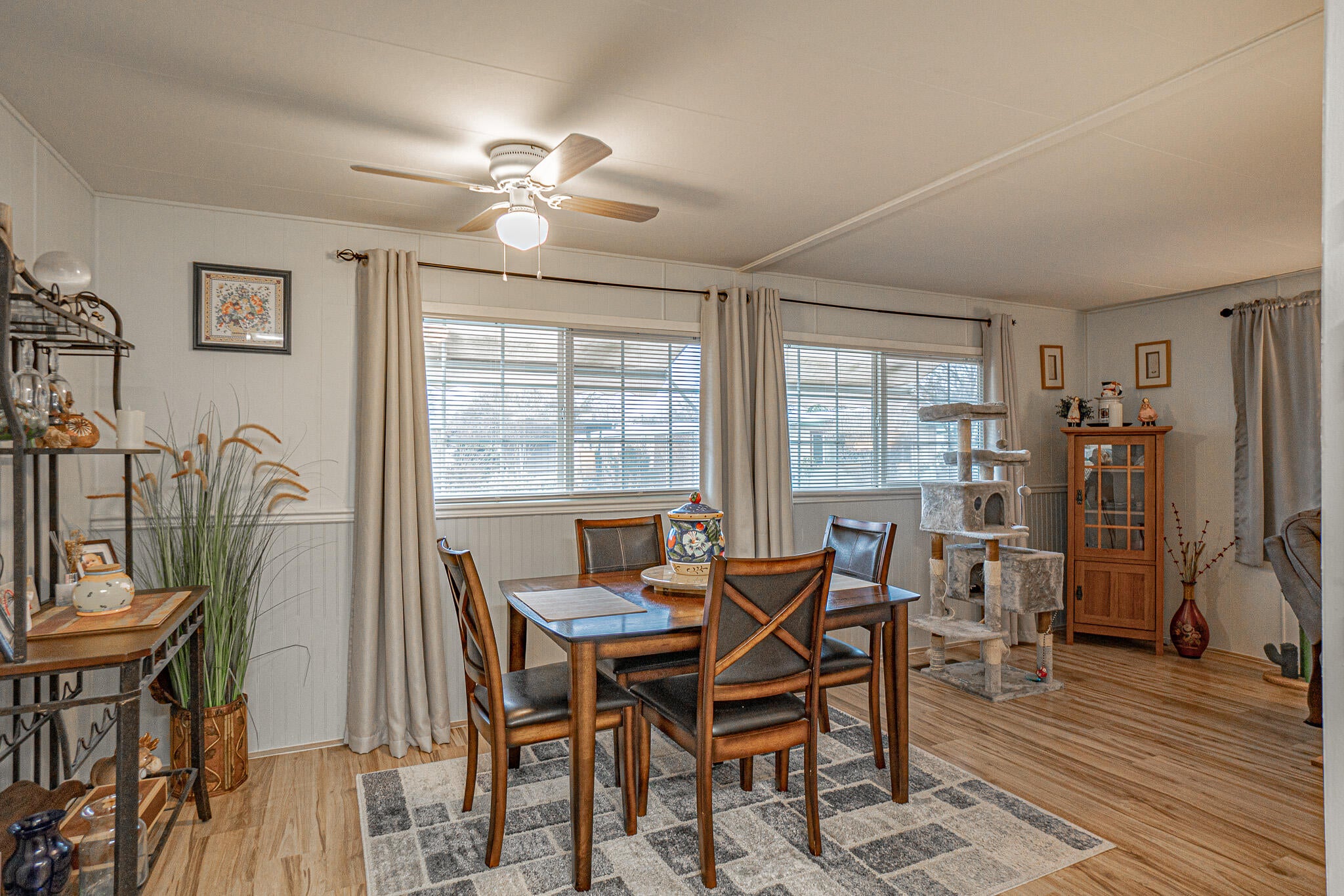 2252 Table Rock Road, Unit SPC 76 Medford, OR 97501 - Photo 5 of 26 5 Eating Dining Area