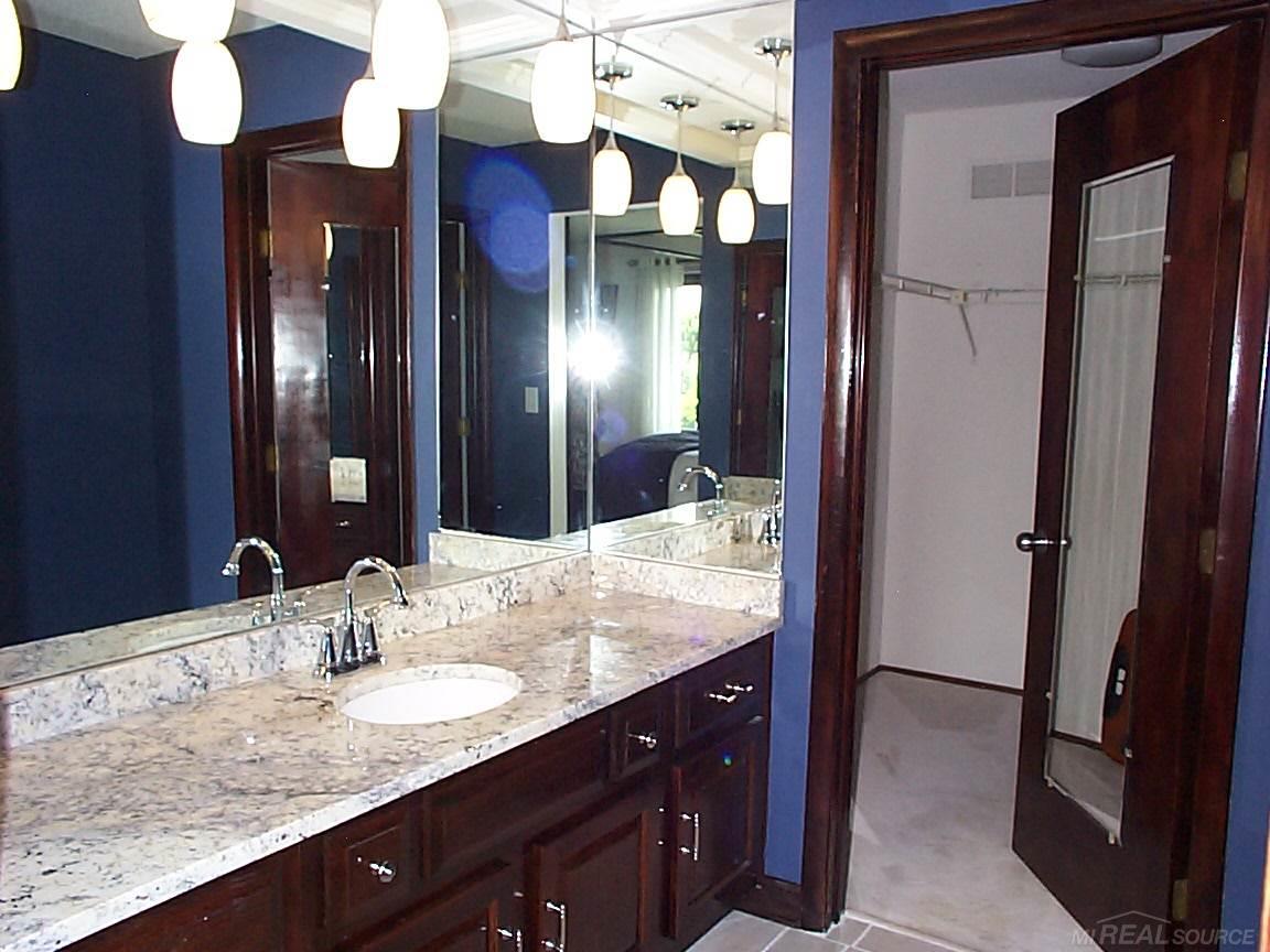 1715 River Road, Unit 14 St. Clair, MI 48079 - Photo 10 of 42 31242310-9.JPG