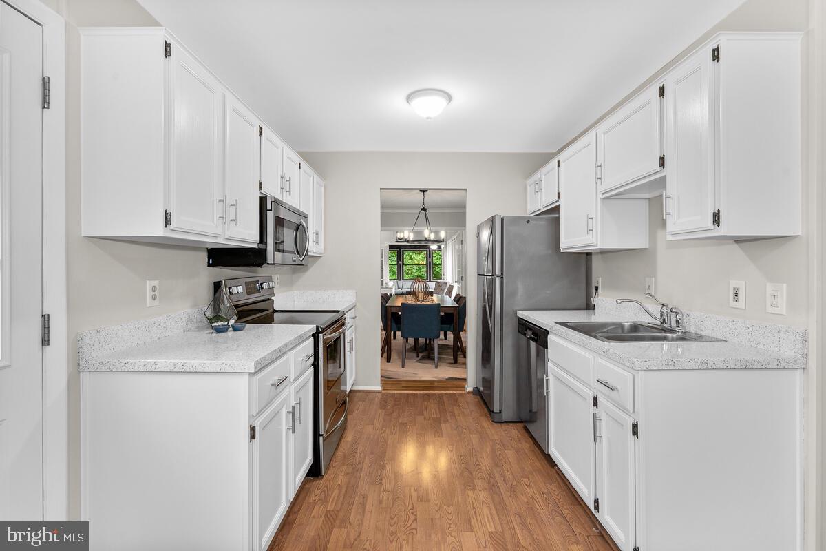 903 Leverton Road Rockville, MD 20852 - Photo 11 of 56 Kitchen