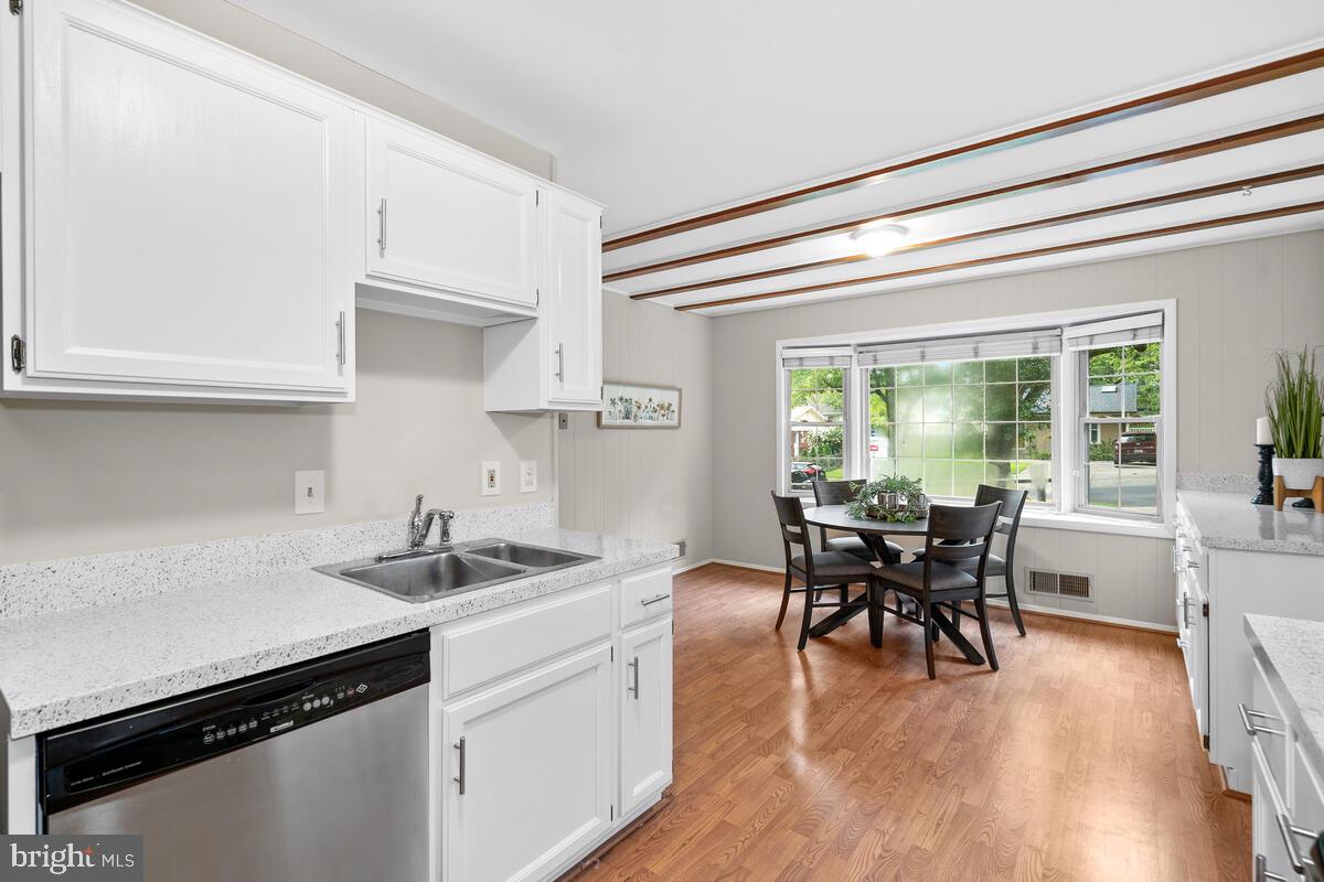 903 Leverton Road Rockville, MD 20852 - Photo 13 of 56 Kitchen and Eat-In Area