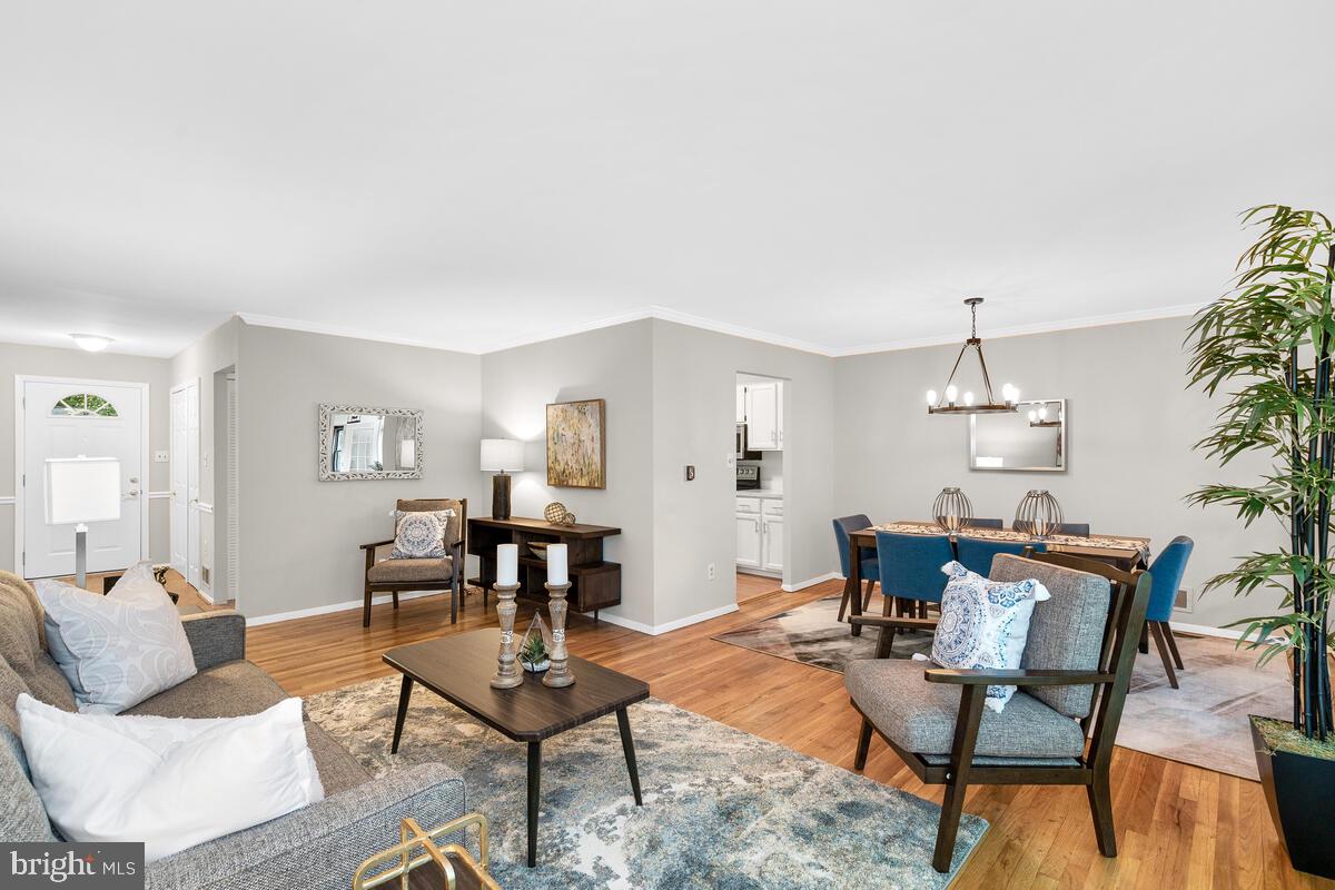903 Leverton Road Rockville, MD 20852 - Photo 15 of 56 Livingroom