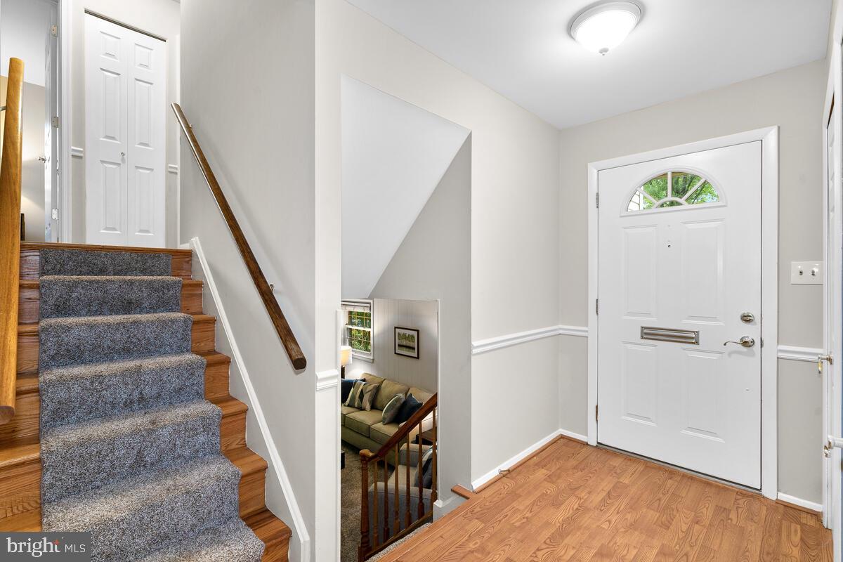 903 Leverton Road Rockville, MD 20852 - Photo 4 of 56 Entryway