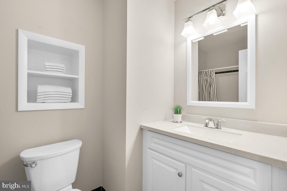 903 Leverton Road Rockville, MD 20852 - Photo 31 of 56 Second Bath