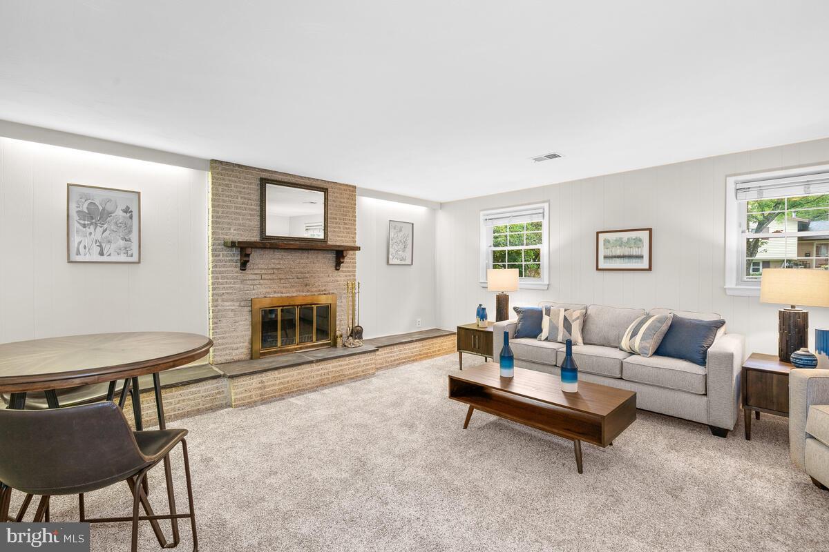 903 Leverton Road Rockville, MD 20852 - Photo 34 of 56 Familyroom