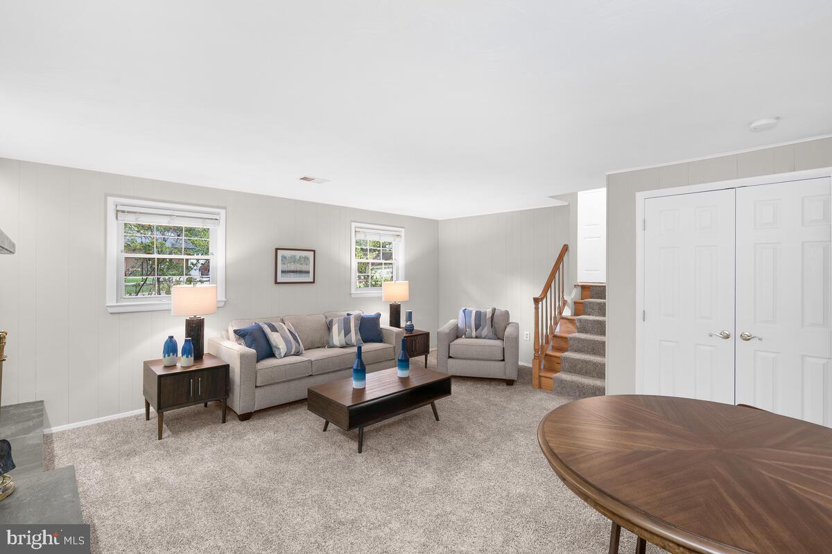 903 Leverton Road Rockville, MD 20852 - Photo 35 of 56 Familyroom