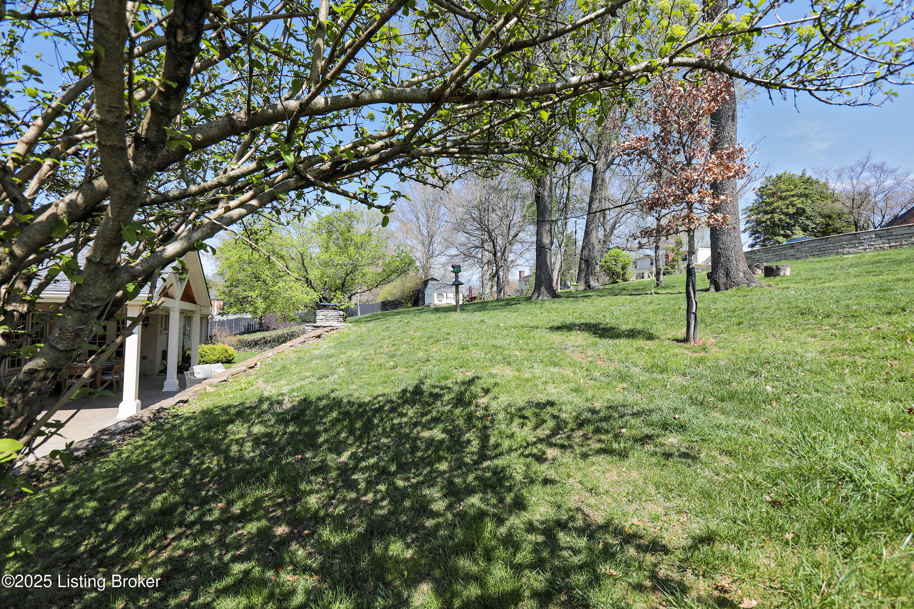 2001 Round Ridge Road Louisville, KY 40207 - Photo 73 of 89 2001_Round_Ridge_088