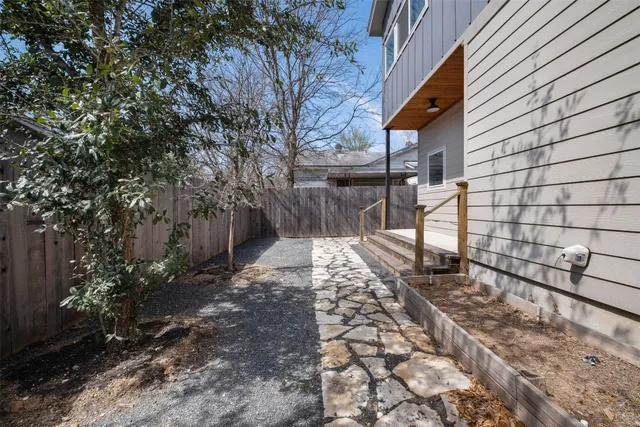 $2,800 | 4707 Leslie Avenue, Unit A, Austin, TX 78721