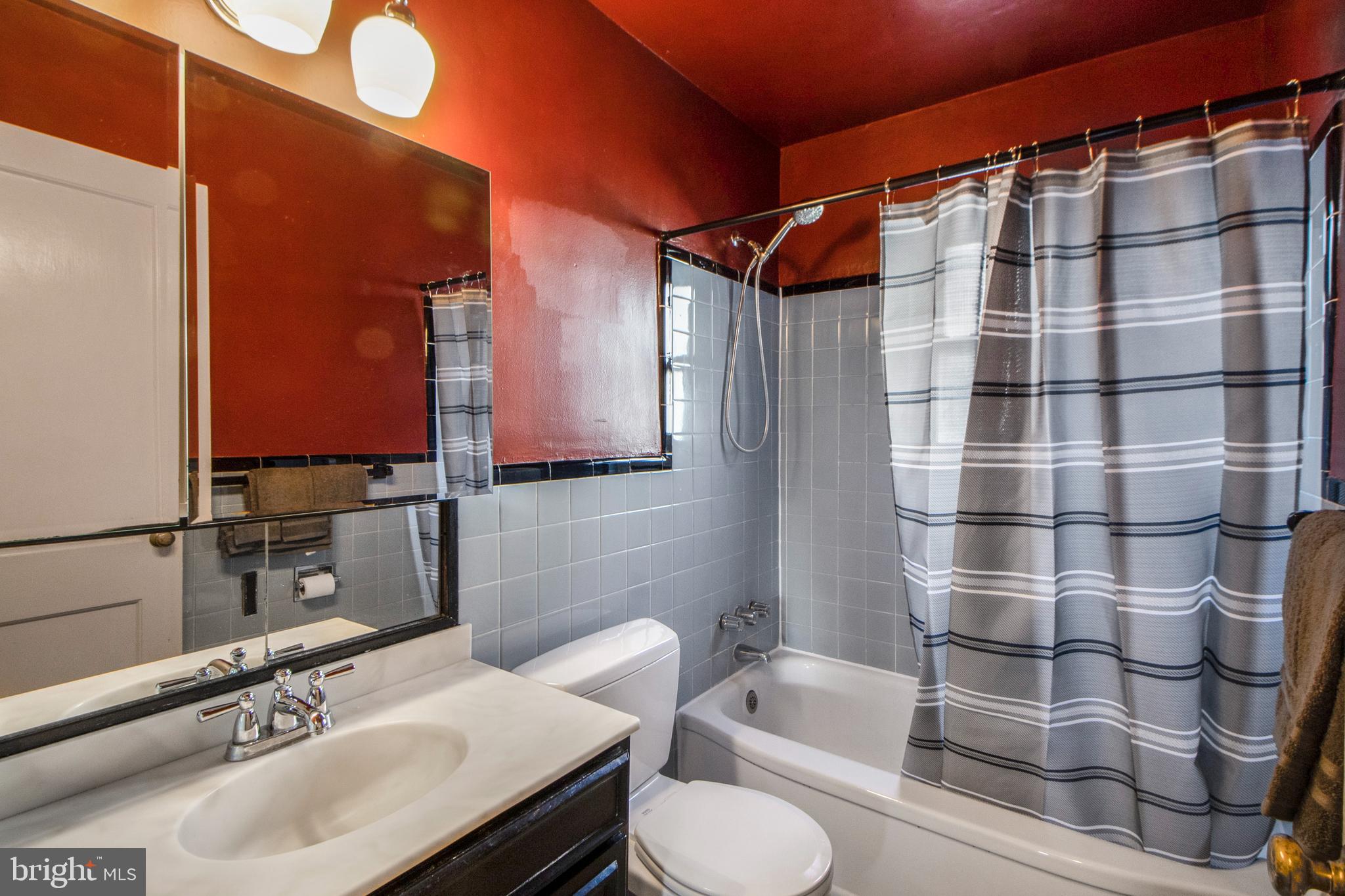 2306 Darrow Street Silver Spring, MD 20902 - Photo 19 of 31 Main Level - Full Bath