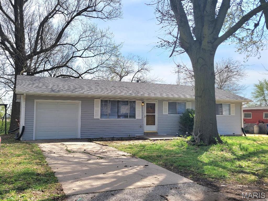 22 Westview Drive St. Charles, MO 63303 - Photo 1 of 35