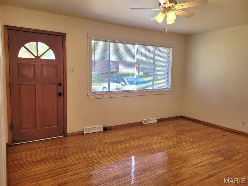 22 Westview Drive St. Charles, MO 63303 - Photo 3 of 35