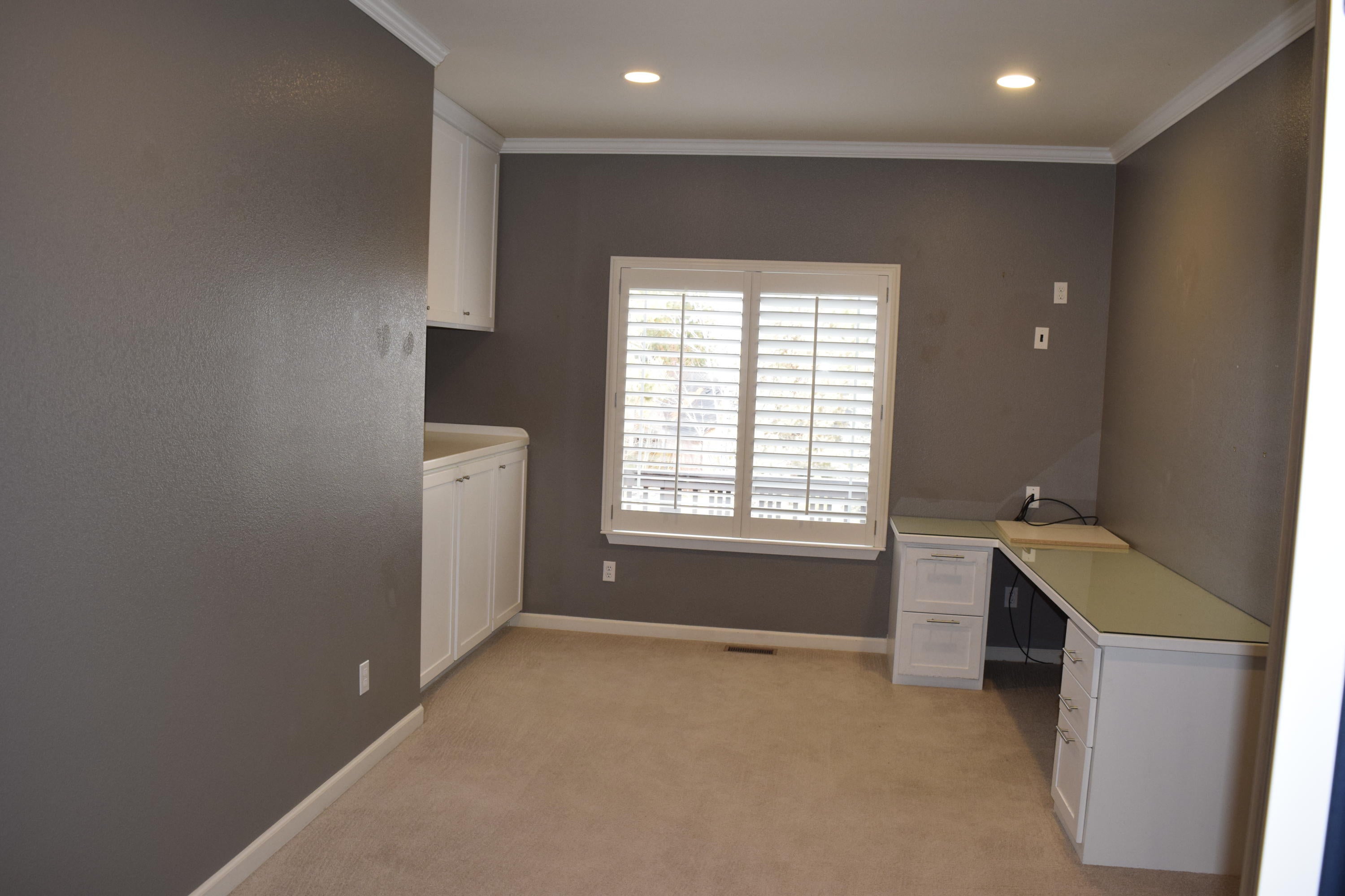 19919 Powers Road Bend, OR 97702 - Photo 8 of 37 Office with built ins