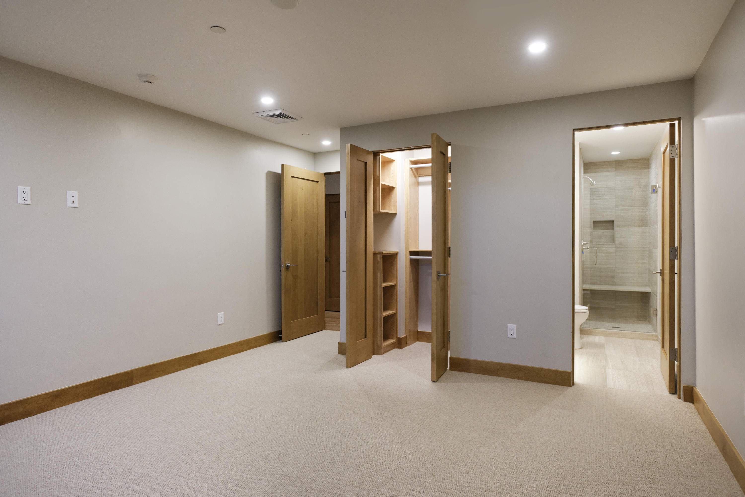 350 Overlook Ridge Basalt, CO 81621 - Photo 25 of 53 an empty room with closet and a bathroom