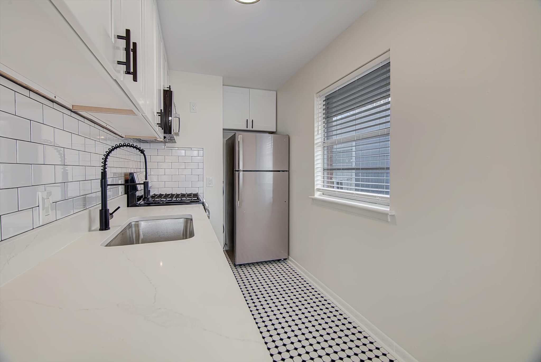 1915 McDuffie Street, Unit 1 Houston, TX 77019 - Photo 4 of 24