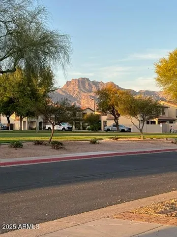 $334,900 | 2181 East 27th Avenue, Apache Junction, AZ 85119