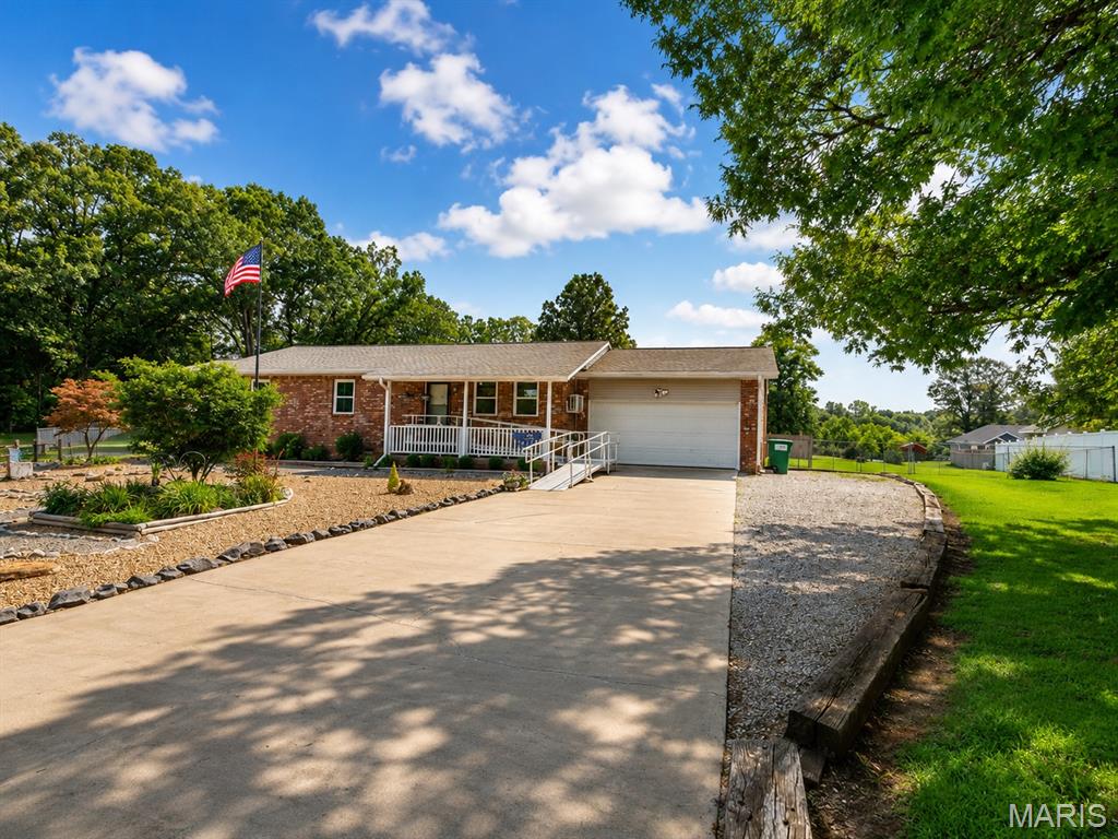 2402 East Victoria Road Poplar Bluff, MO 63901 - Photo 3 of 22