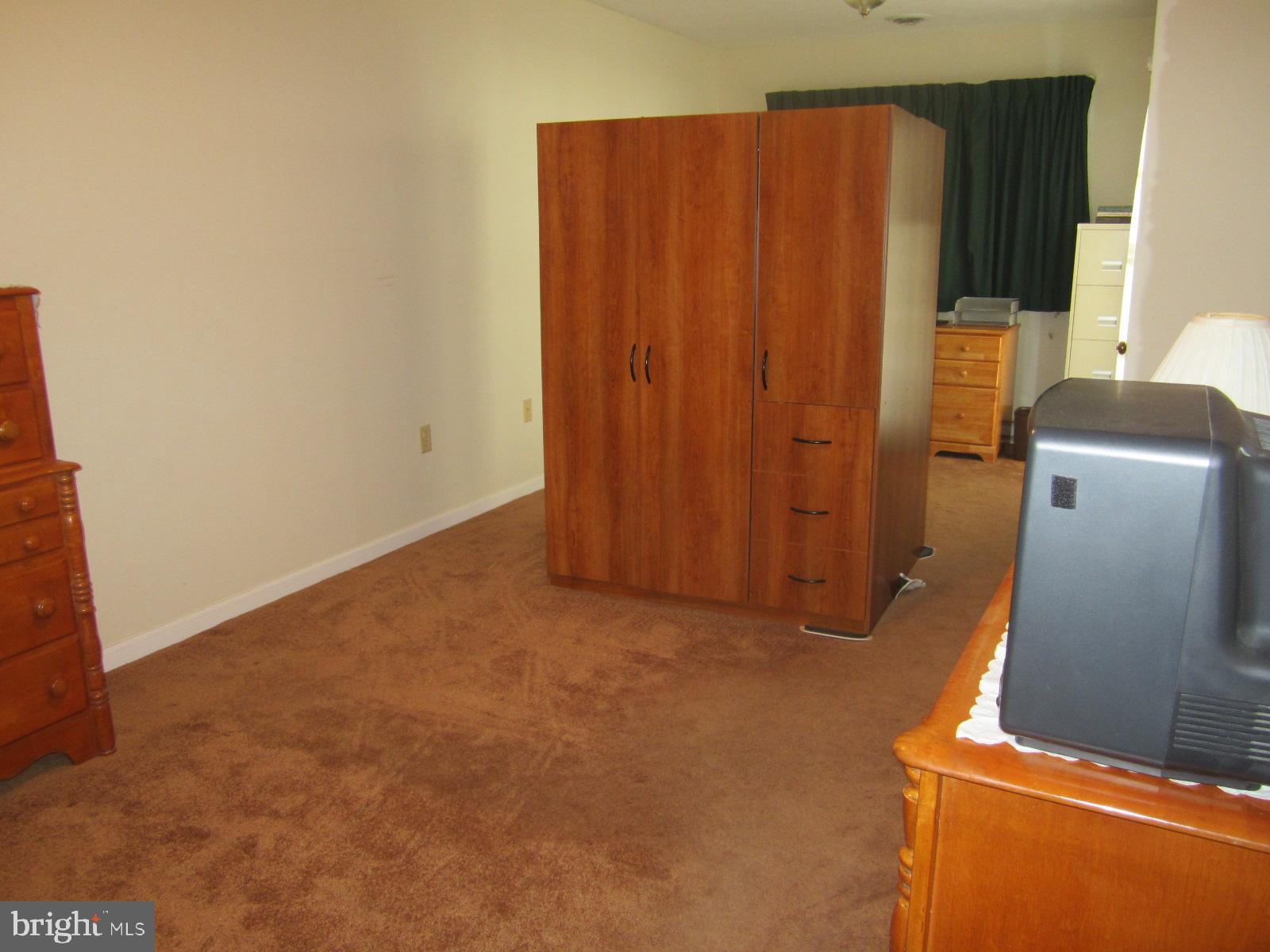 18033 Pin Oak Road Hagerstown, MD 21740 - Photo 13 of 17 2nd bedroom with bumpout