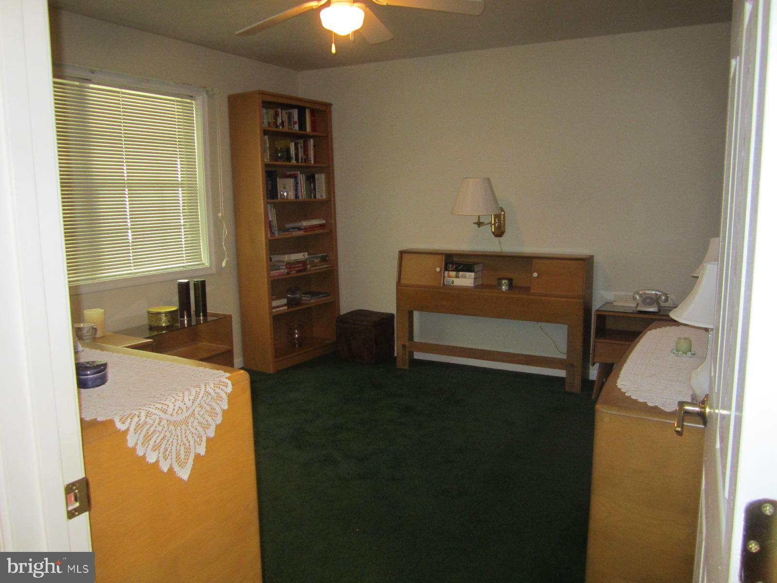 18033 Pin Oak Road Hagerstown, MD 21740 - Photo 10 of 17 Master bedroom