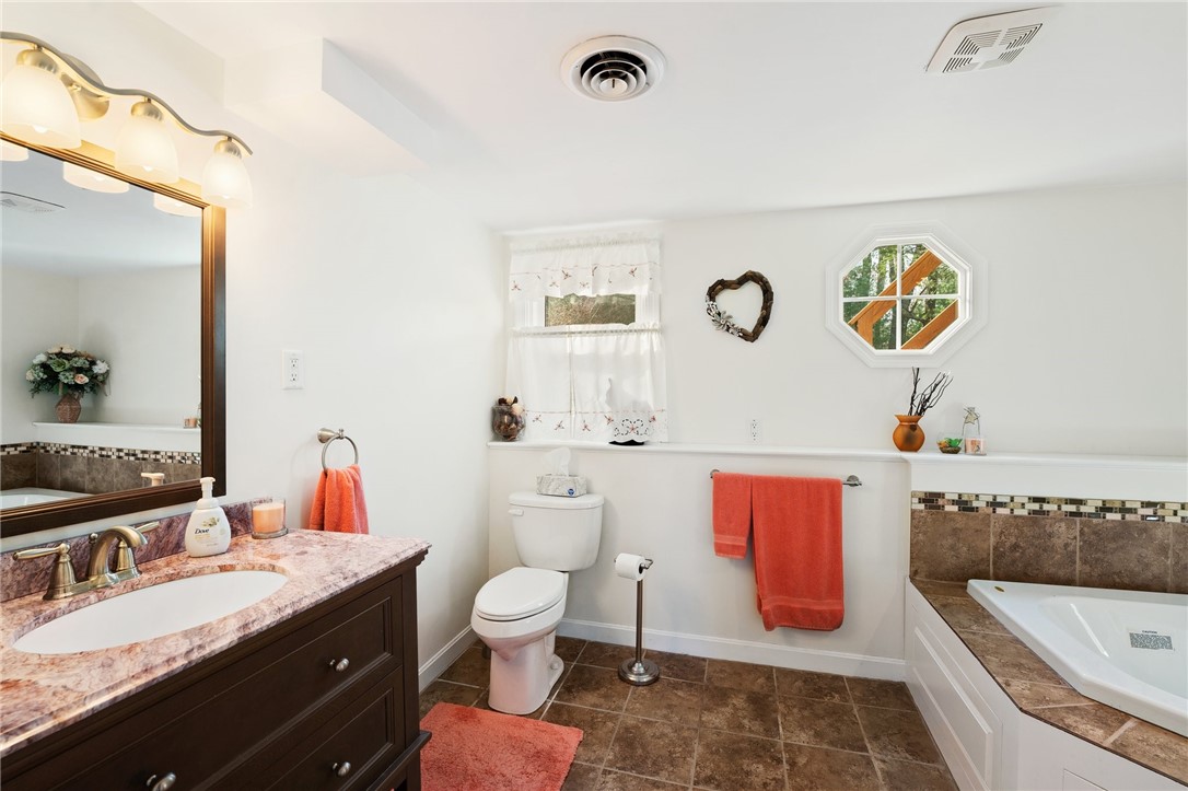 79 Torrey Road Cumberland, RI 02864 - Photo 23 of 48